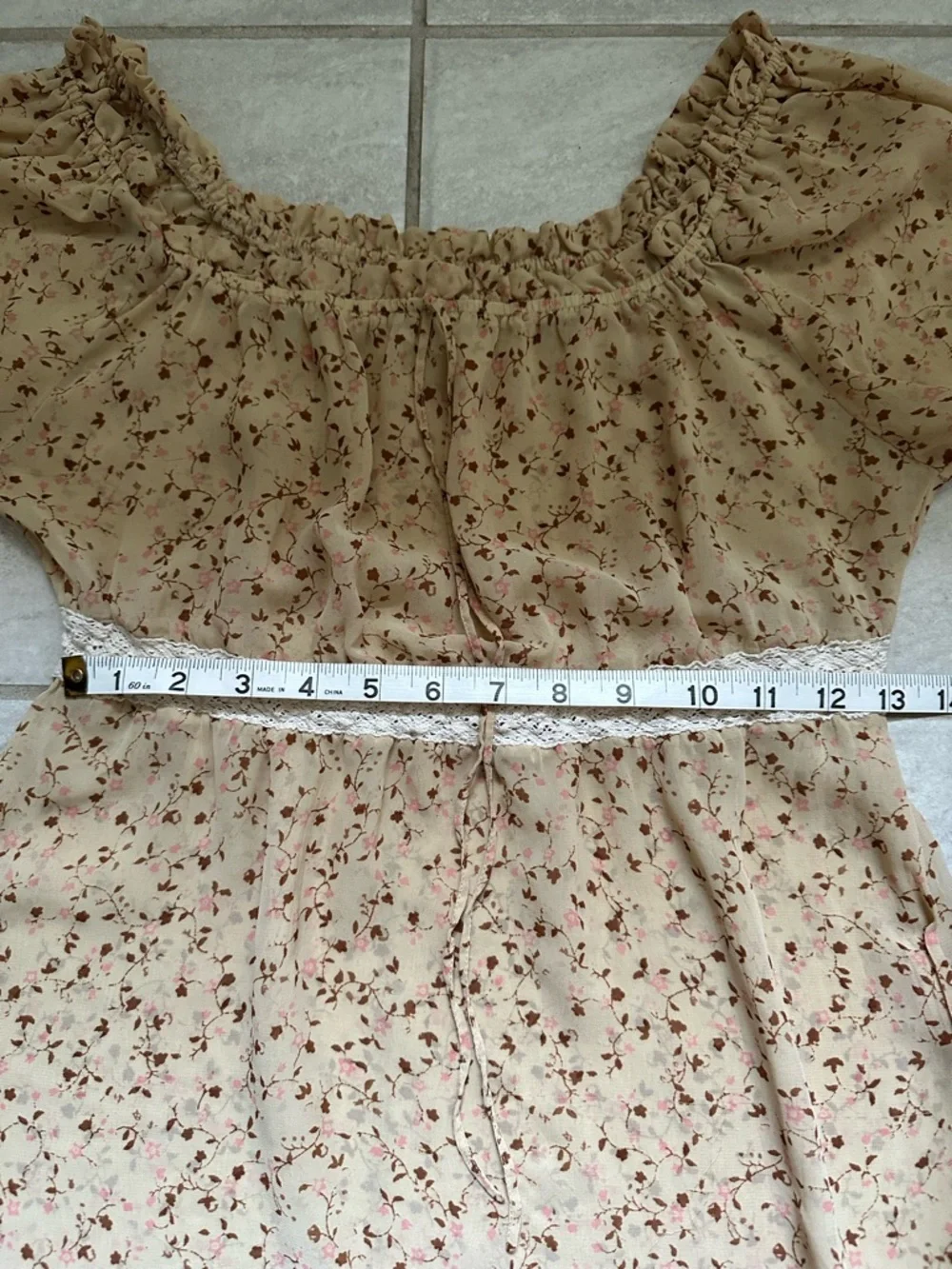 Guess Jeans Boho Peasant Blouse Cottagecore Whimsical Cream Lace Trim Size S - Picture 11 of 11